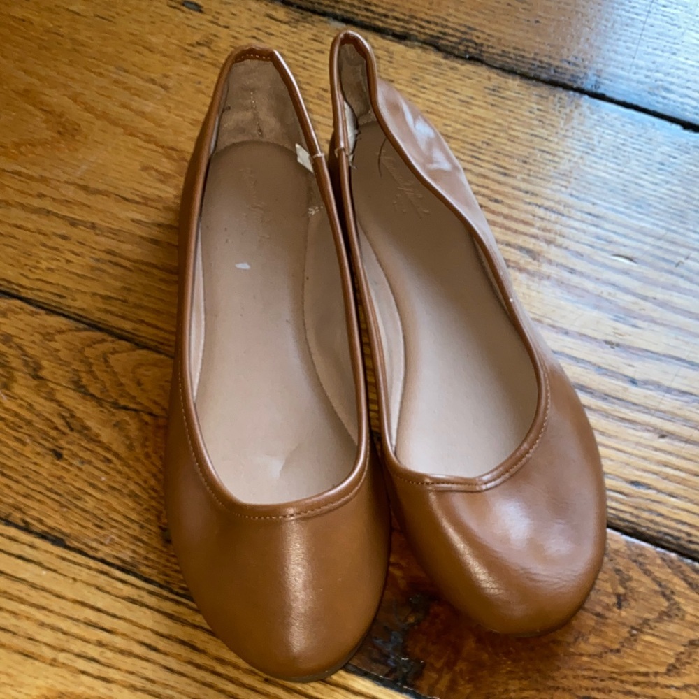 Universal Thread Brown Women's Flats - Picture 1 of 3